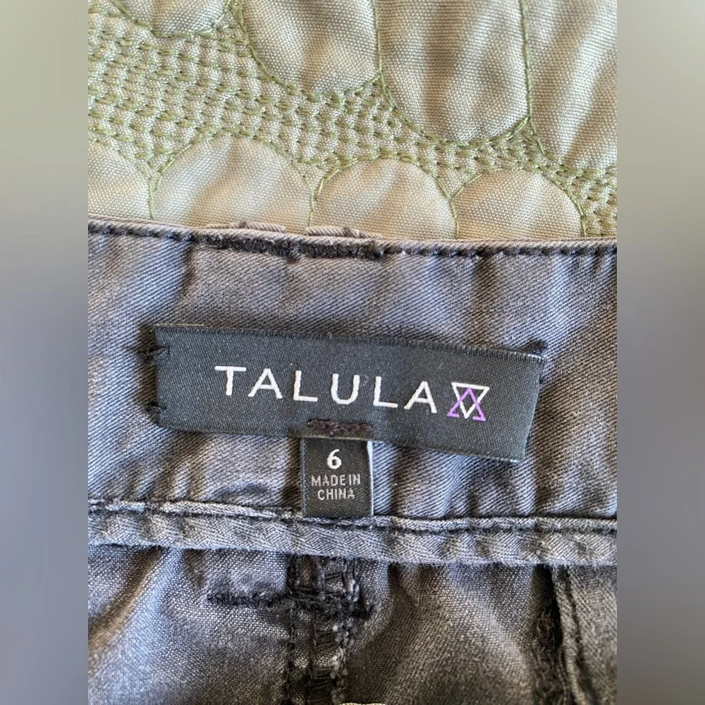 Talula Gray Shorts - Picture 3 of 3